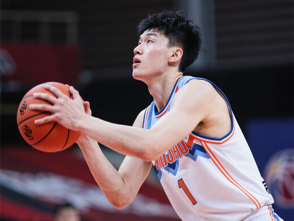 员在接受采 员在接受采