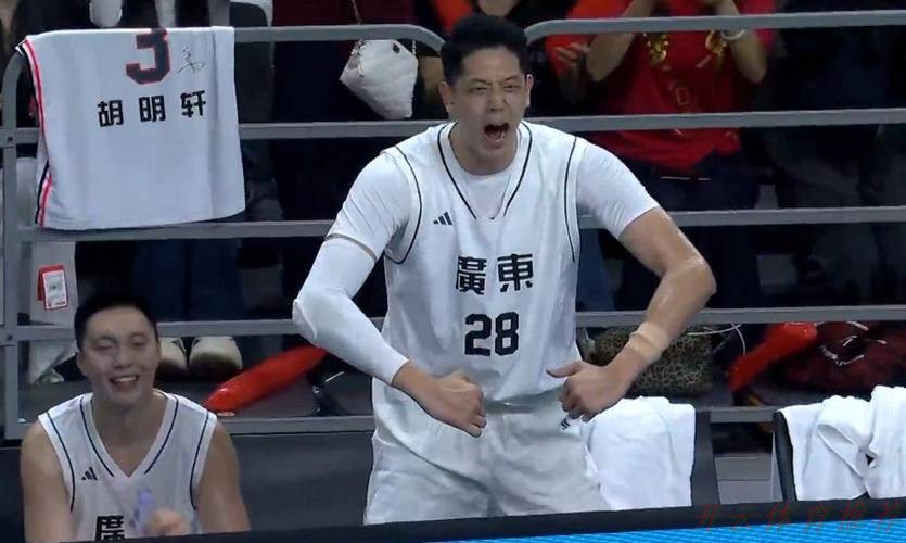 开云体育官网:终于来了!男篮国青大杀器有望加盟广东队,这可是1米95高后卫! 开云体育官网:终于来了!男篮国青大杀器有望加盟广东队,这可是1米95高后卫!