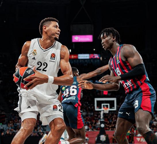 开云官网:欧洲篮球联赛:皇家马德里VS帕纳辛纳科斯 开云官网:欧洲篮球联赛:皇家马德里VS帕纳辛纳科斯