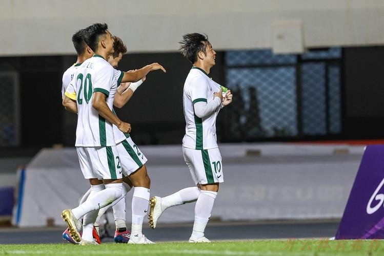 开云体育官方网站：足协杯第三轮波澜不惊，十六强中中超球队唱主角